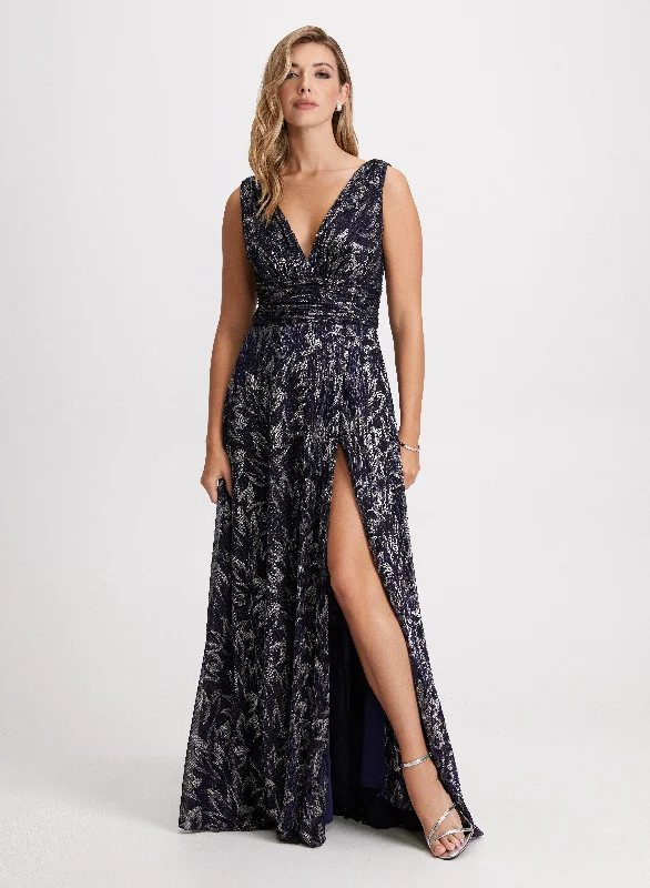 Chic Trends For The Fashion Savvy Shimmering Leaf Print Dress