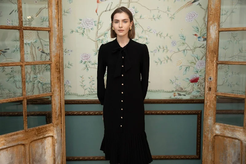 Chic Style PLEAT BOTTOM BLACK SHIRT DRESS