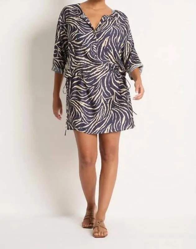 Style Breakthroughs Animal Short Sleeve Shirt Dress In Navy